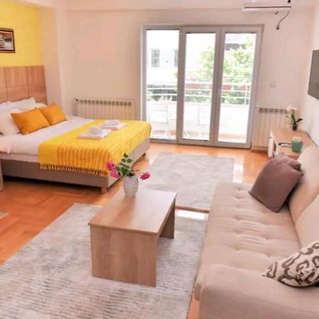 Milica Apartments Скопие Екстериор снимка