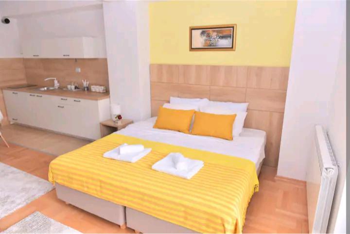Milica Apartments Скопие Екстериор снимка
