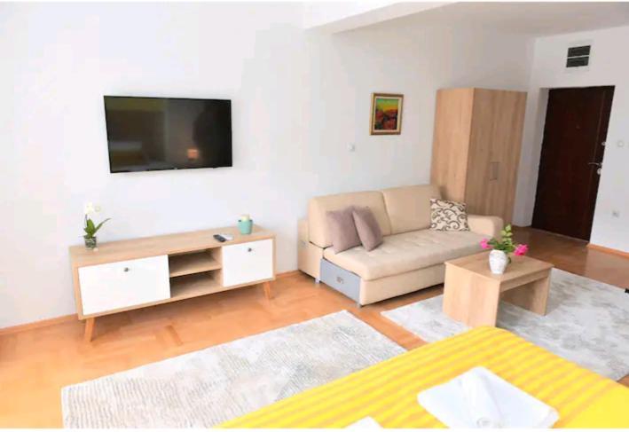 Milica Apartments Скопие Екстериор снимка